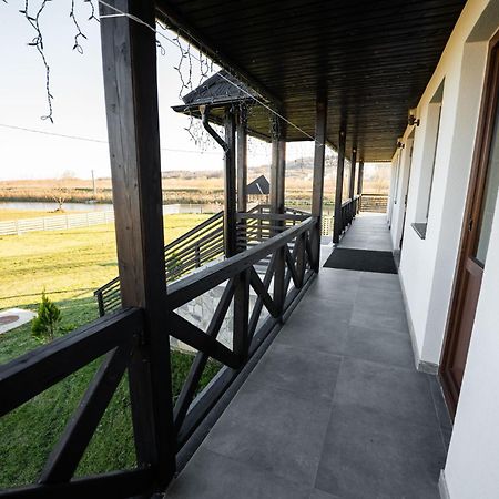 Casa Andra Hotel Siret ภายนอก รูปภาพ