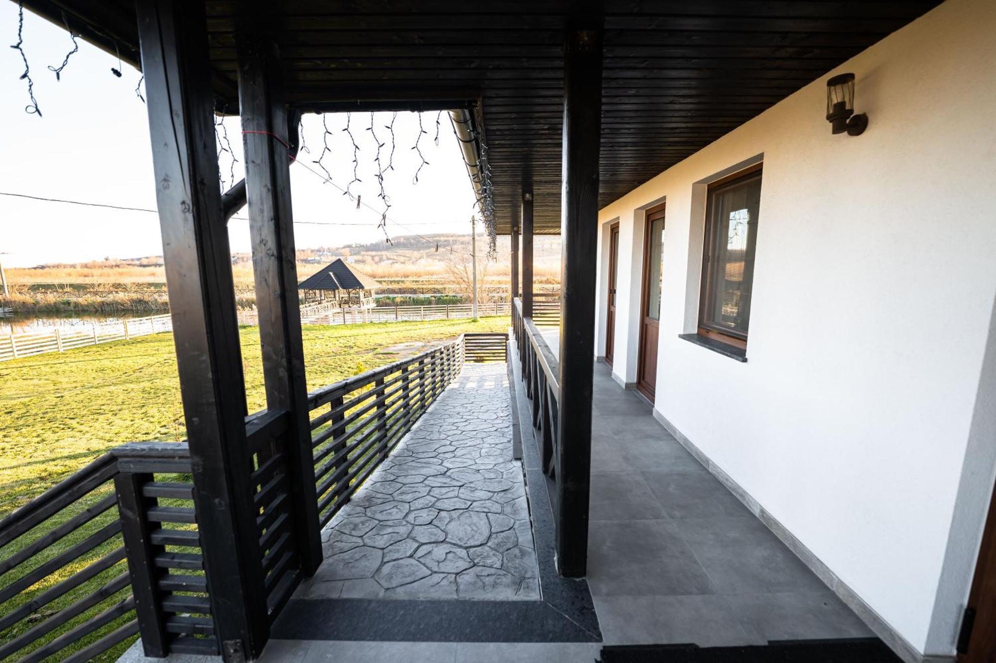 Casa Andra Hotel Siret ภายนอก รูปภาพ