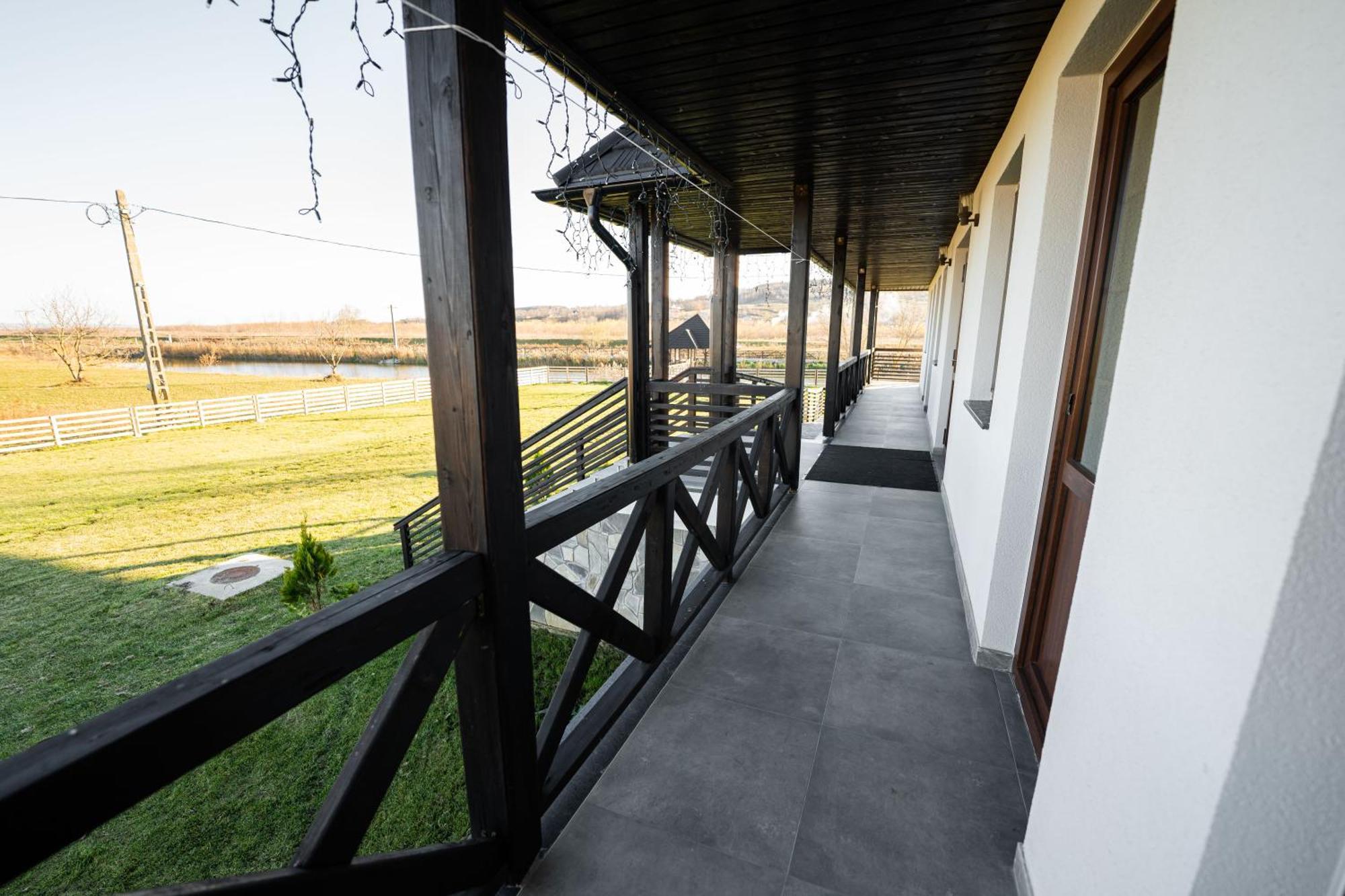Casa Andra Hotel Siret ภายนอก รูปภาพ
