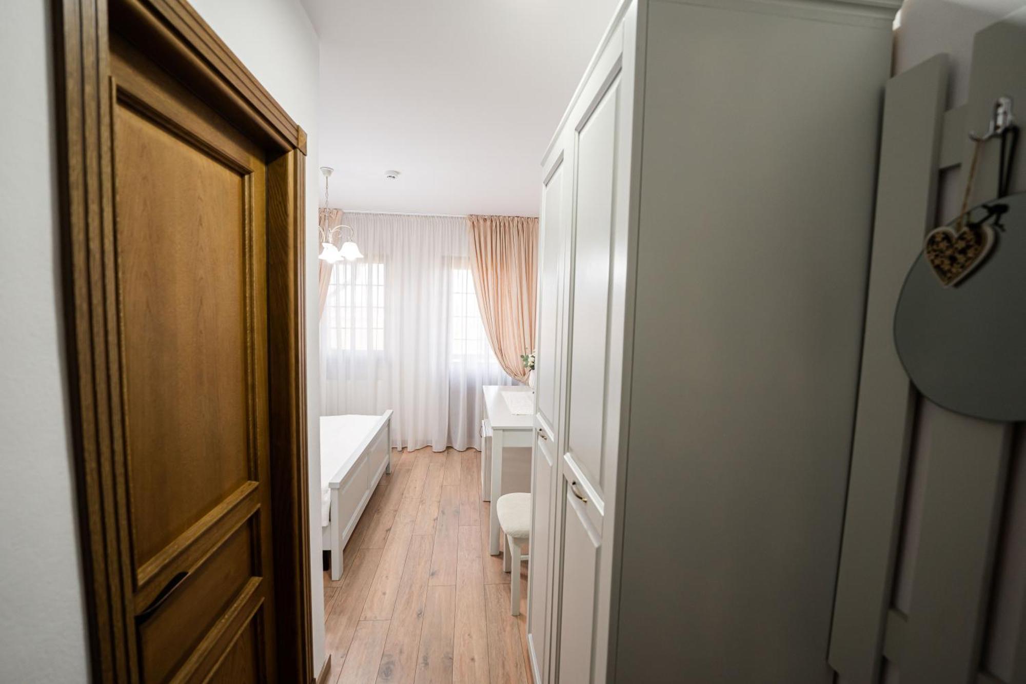 Casa Andra Hotel Siret ภายนอก รูปภาพ