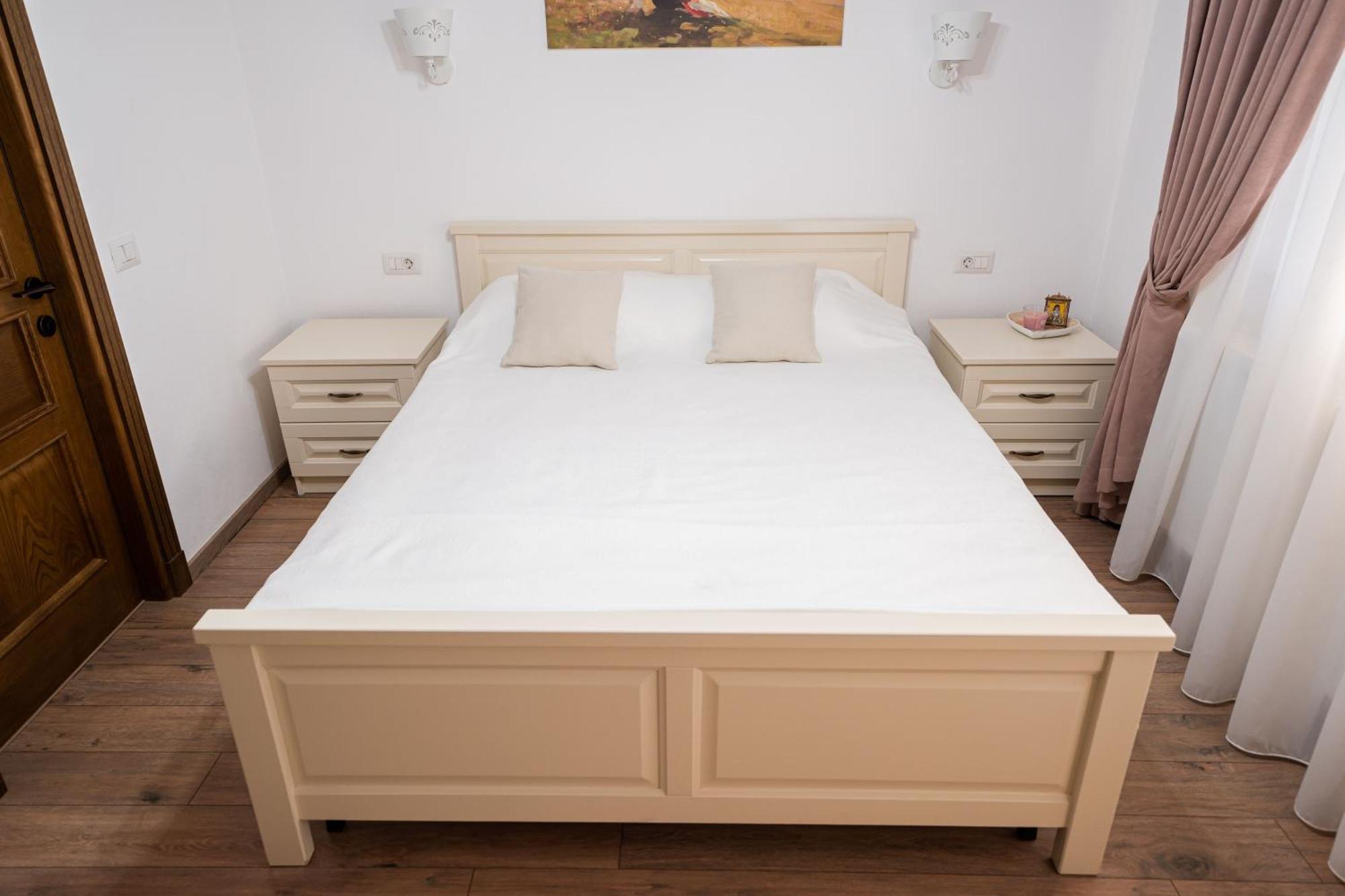 Casa Andra Hotel Siret ภายนอก รูปภาพ