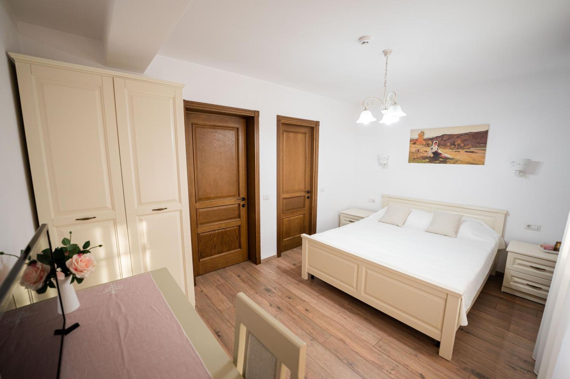 Casa Andra Hotel Siret ภายนอก รูปภาพ