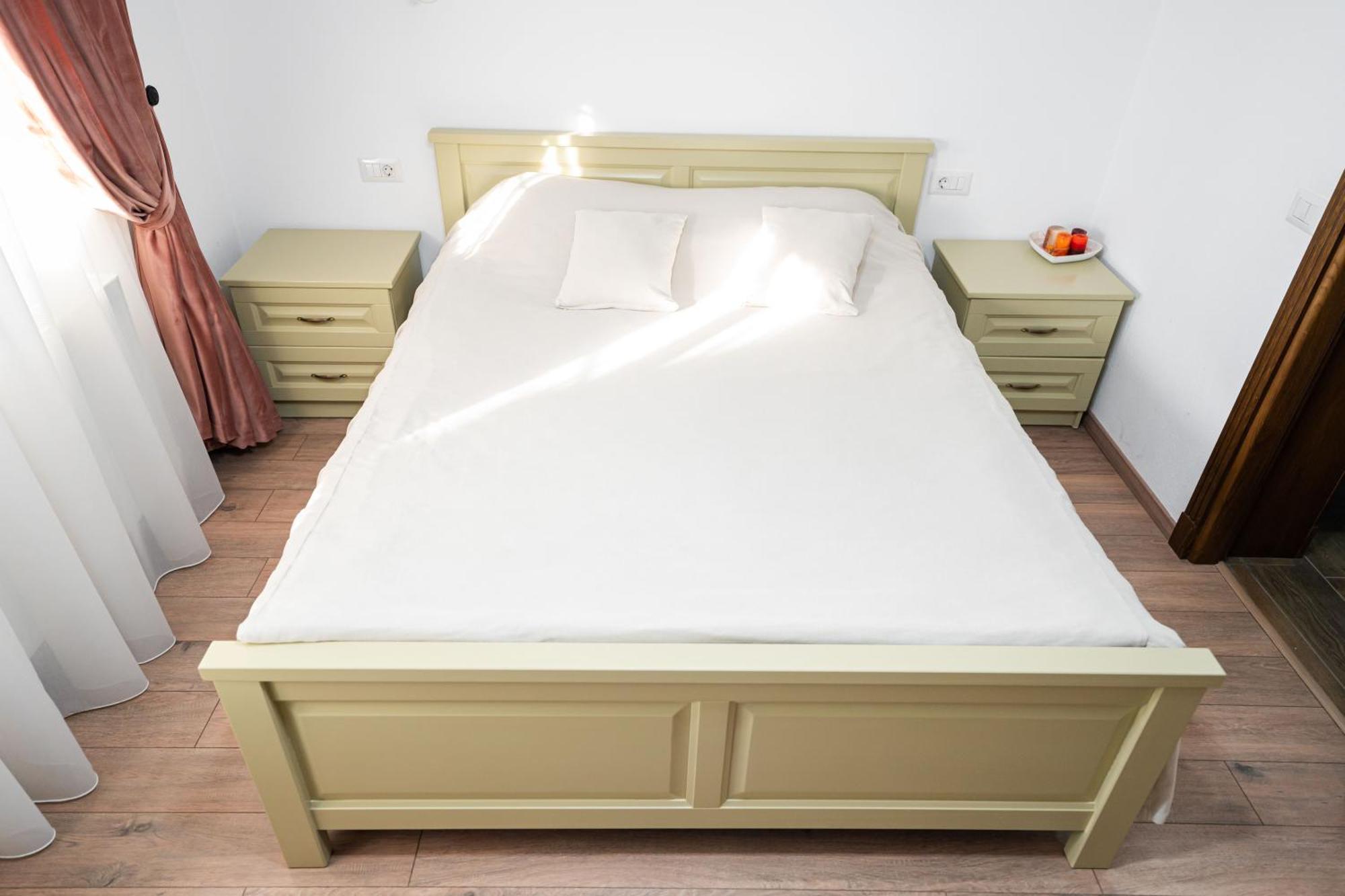 Casa Andra Hotel Siret ภายนอก รูปภาพ