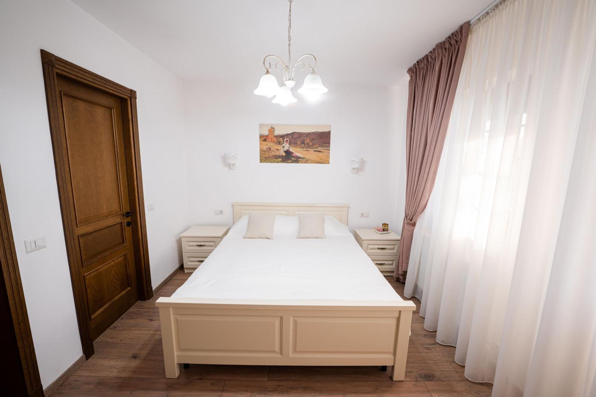 Casa Andra Hotel Siret ภายนอก รูปภาพ
