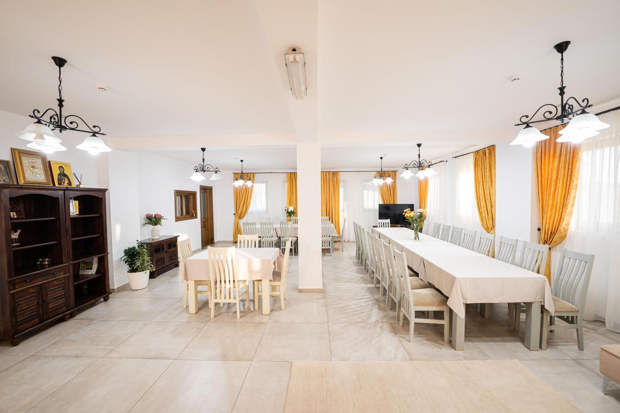 Casa Andra Hotel Siret ภายนอก รูปภาพ