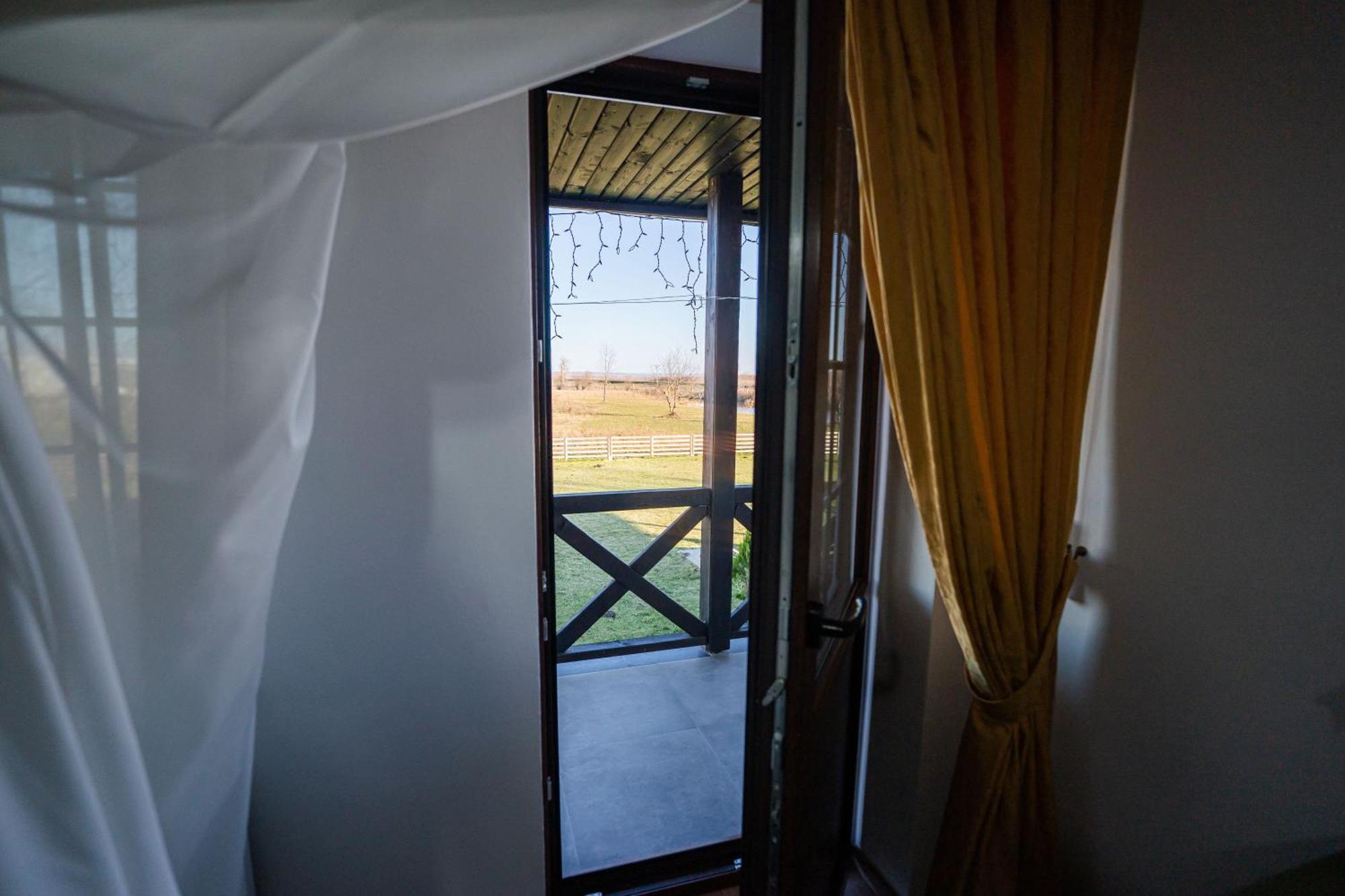 Casa Andra Hotel Siret ภายนอก รูปภาพ